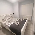 Comodo En El Centro De Bermeo. ברמאו
